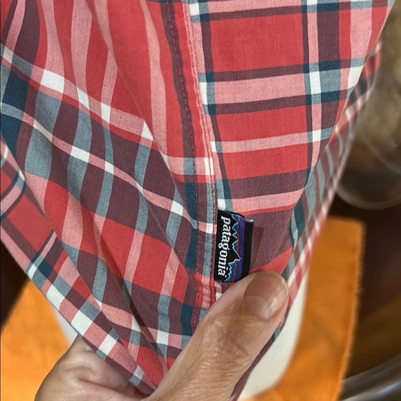 Patagonia Red and Blue Casual Button Down Short Sleeve Shirt. Large - Picture 5 of 9